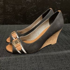 3in wedge heels size 8 Tommy Hilfiger cork great condition